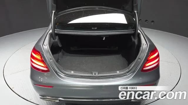 2019 Mercedes-Benz E-Class W213 E300 Avantgarde Sold VIN WDDZF4JB7KA696405 – undercarriage 2019 Mercedes-Benz E-Class W213 E300 Avantgarde Sold VIN WDDZF4JB7KA696405 – undercarriage