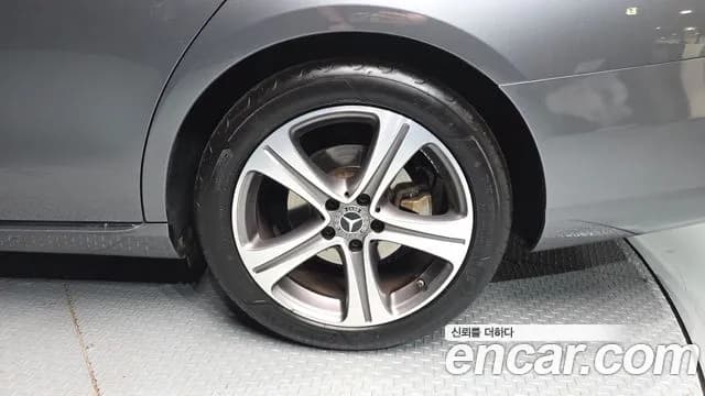 2019 Mercedes-Benz E-Class W213 E300 Avantgarde Sold VIN WDDZF4JB7KA696405 – photo 14 2019 Mercedes-Benz E-Class W213 E300 Avantgarde Sold VIN WDDZF4JB7KA696405 – photo 14