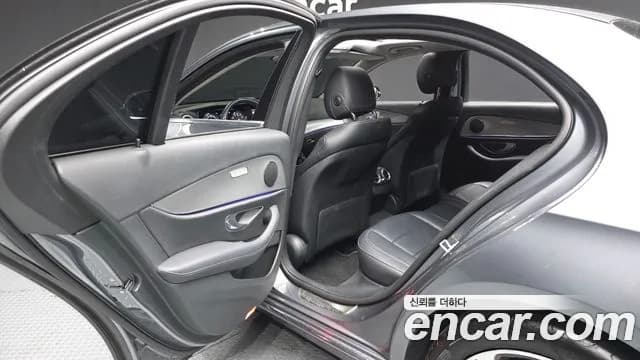 2019 Mercedes-Benz E-Class W213 E300 Avantgarde Sold VIN WDDZF4JB7KA696405 – photo 15 2019 Mercedes-Benz E-Class W213 E300 Avantgarde Sold VIN WDDZF4JB7KA696405 – photo 15