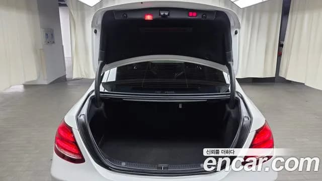 2018 Mercedes-Benz E-Class W213 E300 Exclusive Sold VIN WDDZF4JB8JA328653 – photo 14 2018 Mercedes-Benz E-Class W213 E300 Exclusive Sold VIN WDDZF4JB8JA328653 – photo 14