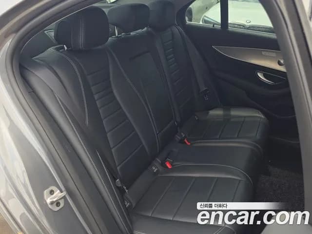2019 Mercedes-Benz E-Class W213 E300 AMG Line Sold VIN WDDZF4JB8KA567041 – exterior detail 2019 Mercedes-Benz E-Class W213 E300 AMG Line Sold VIN WDDZF4JB8KA567041 – exterior detail