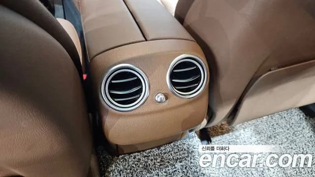 2019 Mercedes-Benz E-Class W213 E300 Avantgarde Sold VIN WDDZF4JB9KA698950 – interior seats 2019 Mercedes-Benz E-Class W213 E300 Avantgarde Sold VIN WDDZF4JB9KA698950 – interior seats