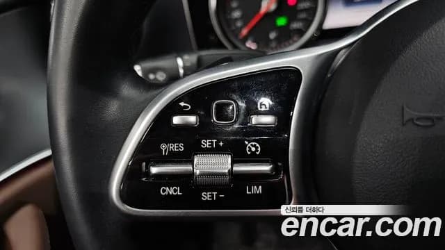2019 Mercedes-Benz E-Class W213 E300 Avantgarde Sold VIN WDDZF4JB9KA698950 – exterior detail 2019 Mercedes-Benz E-Class W213 E300 Avantgarde Sold VIN WDDZF4JB9KA698950 – exterior detail