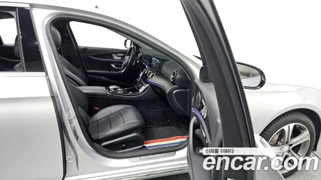 2017 Mercedes-Benz E-Class W213 E300 AV Intelligent Drive Sold VIN WDDZF4JBXHA169967 – photo 12 2017 Mercedes-Benz E-Class W213 E300 AV Intelligent Drive Sold VIN WDDZF4JBXHA169967 – photo 12