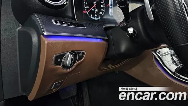 2017 Mercedes-Benz E-Class W213 E300 AV Intelligent Drive Sold VIN WDDZF4JBXHA253920 – exterior detail 2017 Mercedes-Benz E-Class W213 E300 AV Intelligent Drive Sold VIN WDDZF4JBXHA253920 – exterior detail