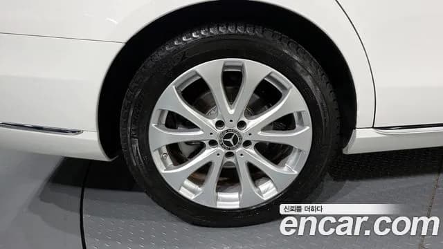 2019 Mercedes-Benz E-Class W213 E300 Exclusive Sold VIN WDDZF4JBXKA658585 – photo 28 2019 Mercedes-Benz E-Class W213 E300 Exclusive Sold VIN WDDZF4JBXKA658585 – photo 28