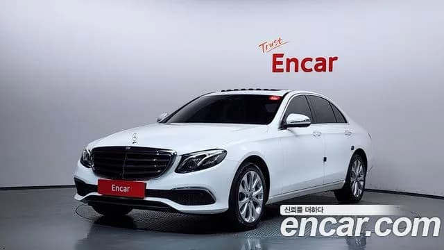 2019 Mercedes-Benz E-Class W213 E300 4MATIC Exclusive Sold VIN WDDZF4KB1KA498417 – trunk area 2019 Mercedes-Benz E-Class W213 E300 4MATIC Exclusive Sold VIN WDDZF4KB1KA498417 – trunk area