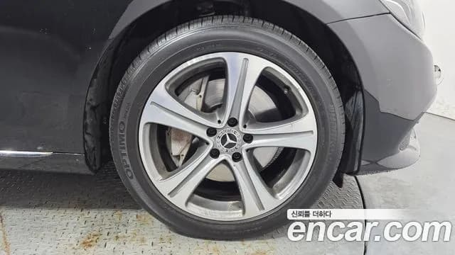 2017 Mercedes-Benz E-Class W213 E300 4MATIC AV Intelligent Drive Sold VIN WDDZF4KB3HA226475 – photo 33 2017 Mercedes-Benz E-Class W213 E300 4MATIC AV Intelligent Drive Sold VIN WDDZF4KB3HA226475 – photo 33