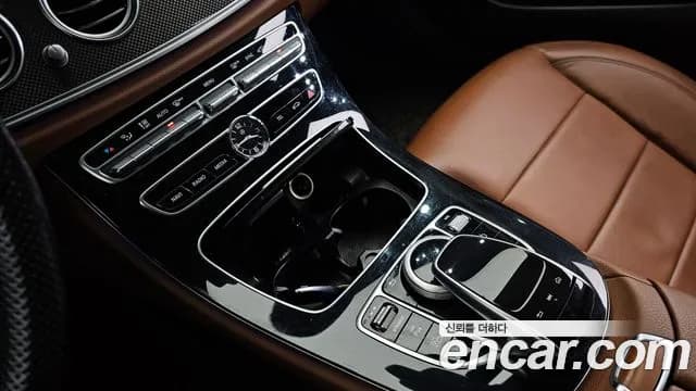 2017 Mercedes-Benz E-Class W213 E300 4MATIC AMG Line Sold VIN WDDZF4KB3HA248783 – exterior detail 2017 Mercedes-Benz E-Class W213 E300 4MATIC AMG Line Sold VIN WDDZF4KB3HA248783 – exterior detail