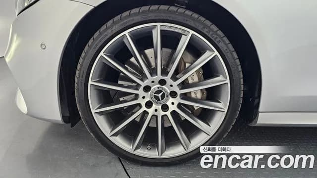2017 Mercedes-Benz E-Class W213 E300 4MATIC AMG Line Sold VIN WDDZF4KB3HA248783 – photo 16 2017 Mercedes-Benz E-Class W213 E300 4MATIC AMG Line Sold VIN WDDZF4KB3HA248783 – photo 16