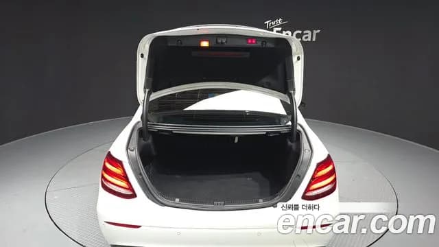 2017 Mercedes-Benz E-Class W213 E300 4MATIC AV Intelligent Drive Sold VIN WDDZF4KB3HA249285 – undercarriage 2017 Mercedes-Benz E-Class W213 E300 4MATIC AV Intelligent Drive Sold VIN WDDZF4KB3HA249285 – undercarriage