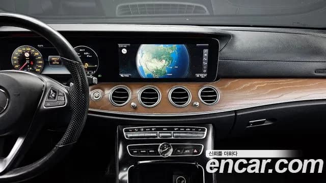2017 Mercedes-Benz E-Class W213 E300 4MATIC Exclusive Sold VIN WDDZF4KB3HA251831 – exterior detail 2017 Mercedes-Benz E-Class W213 E300 4MATIC Exclusive Sold VIN WDDZF4KB3HA251831 – exterior detail