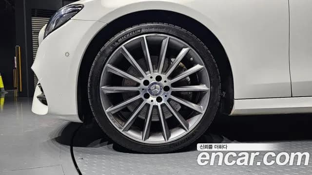 2017 Mercedes-Benz E-Class W213 E300 4MATIC AMG Line Sold VIN WDDZF4KB4HA222046 – photo 15 2017 Mercedes-Benz E-Class W213 E300 4MATIC AMG Line Sold VIN WDDZF4KB4HA222046 – photo 15
