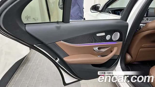 2019 Mercedes-Benz E-Class W213 E300 4MATIC Avnatgarde Sold VIN WDDZF4KB4KA654742 – rear exterior 2019 Mercedes-Benz E-Class W213 E300 4MATIC Avnatgarde Sold VIN WDDZF4KB4KA654742 – rear exterior