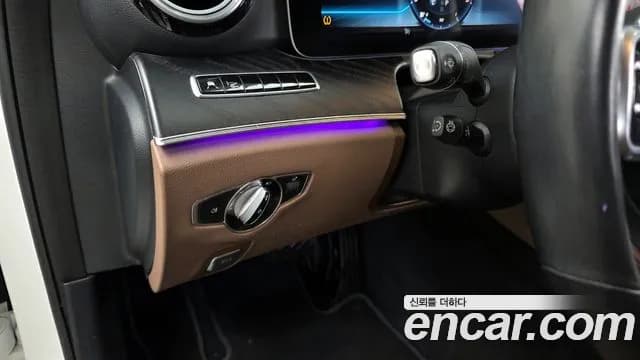 2019 Mercedes-Benz E-Class W213 E300 4MATIC Avnatgarde Sold VIN WDDZF4KB4KA654742 – trunk area 2019 Mercedes-Benz E-Class W213 E300 4MATIC Avnatgarde Sold VIN WDDZF4KB4KA654742 – trunk area