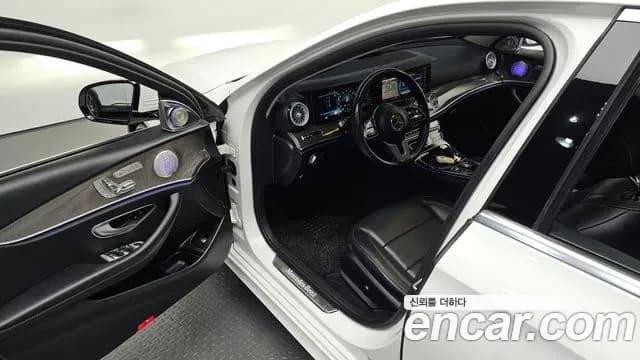 2020 Mercedes-Benz E-Class W213 E300 4MATIC AMG Line Sold VIN WDDZF4KB4LA707280 – trunk area 2020 Mercedes-Benz E-Class W213 E300 4MATIC AMG Line Sold VIN WDDZF4KB4LA707280 – trunk area