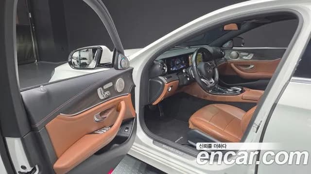 2017 Mercedes-Benz E-Class W213 E300 4MATIC AMG Line Sold VIN WDDZF4KB5HA197688 – engine bay 2017 Mercedes-Benz E-Class W213 E300 4MATIC AMG Line Sold VIN WDDZF4KB5HA197688 – engine bay