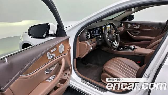 2019 Mercedes-Benz E-Class W213 E300 4MATIC Exclusive Sold VIN WDDZF4KB5KA675602 – rear exterior 2019 Mercedes-Benz E-Class W213 E300 4MATIC Exclusive Sold VIN WDDZF4KB5KA675602 – rear exterior