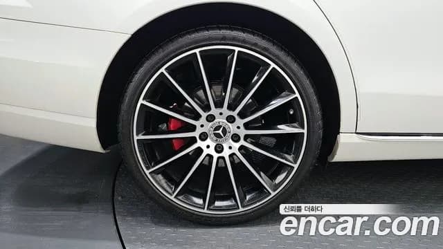 2019 Mercedes-Benz E-Class W213 E300 4MATIC Avnatgarde Sold VIN WDDZF4KB7KA539956 – side profile 2019 Mercedes-Benz E-Class W213 E300 4MATIC Avnatgarde Sold VIN WDDZF4KB7KA539956 – side profile