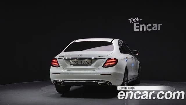 2019 Mercedes-Benz E-Class W213 E300 4MATIC Avnatgarde Sold VIN WDDZF4KB7KA658767 – exterior detail 2019 Mercedes-Benz E-Class W213 E300 4MATIC Avnatgarde Sold VIN WDDZF4KB7KA658767 – exterior detail