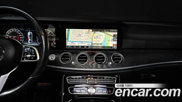 2019 Mercedes-Benz E-Class W213 E300 4MATIC Avnatgarde Sold VIN WDDZF4KB7KA658767 – trunk area 2019 Mercedes-Benz E-Class W213 E300 4MATIC Avnatgarde Sold VIN WDDZF4KB7KA658767 – trunk area