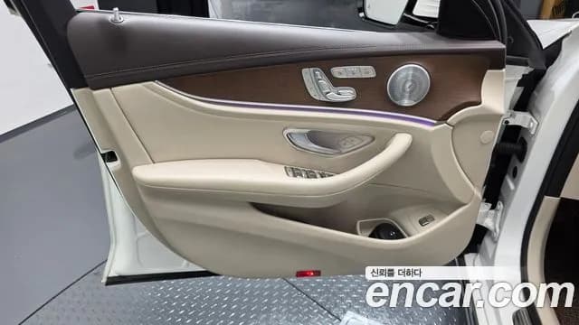 2019 Mercedes-Benz E-Class W213 E300 4MATIC Exclusive Sold VIN WDDZF4KB7KA663743 – photo 19 2019 Mercedes-Benz E-Class W213 E300 4MATIC Exclusive Sold VIN WDDZF4KB7KA663743 – photo 19