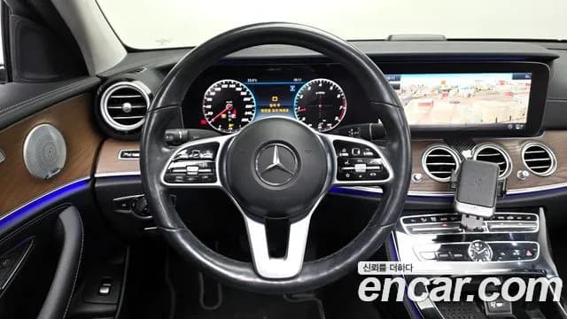 2019 Mercedes-Benz E-Class W213 E300 4MATIC Exclusive Sold VIN WDDZF4KB7KA665167 – front exterior 2019 Mercedes-Benz E-Class W213 E300 4MATIC Exclusive Sold VIN WDDZF4KB7KA665167 – front exterior