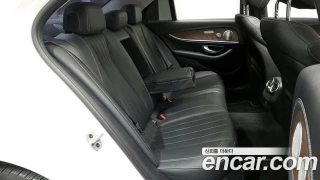 2019 Mercedes-Benz E-Class W213 E300 4MATIC Exclusive Sold VIN WDDZF4KB7KA665167 – trunk area 2019 Mercedes-Benz E-Class W213 E300 4MATIC Exclusive Sold VIN WDDZF4KB7KA665167 – trunk area