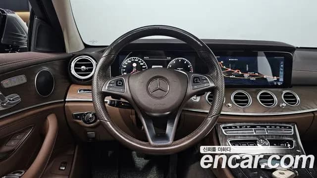 2017 Mercedes-Benz E-Class W213 E300 4MATIC Exclusive Sold VIN WDDZF4KB9HA251185 – photo 12 2017 Mercedes-Benz E-Class W213 E300 4MATIC Exclusive Sold VIN WDDZF4KB9HA251185 – photo 12