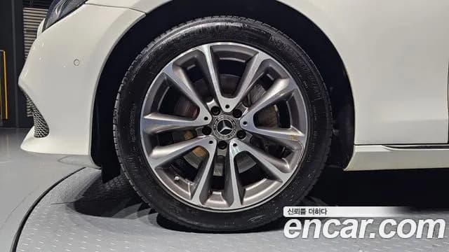2019 Mercedes-Benz E-Class W213 E300 4MATIC Avnatgarde Sold VIN WDDZF4KB9KA536590 – photo 14 2019 Mercedes-Benz E-Class W213 E300 4MATIC Avnatgarde Sold VIN WDDZF4KB9KA536590 – photo 14
