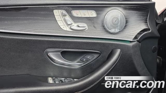 2019 Mercedes-Benz E-Class W213 E300 4MATIC Avnatgarde Sold VIN WDDZF4KBXKA536016 – trunk area 2019 Mercedes-Benz E-Class W213 E300 4MATIC Avnatgarde Sold VIN WDDZF4KBXKA536016 – trunk area