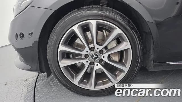 2019 Mercedes-Benz E-Class W213 E300 4MATIC Avnatgarde Sold VIN WDDZF4KBXKA536016 – photo 12 2019 Mercedes-Benz E-Class W213 E300 4MATIC Avnatgarde Sold VIN WDDZF4KBXKA536016 – photo 12