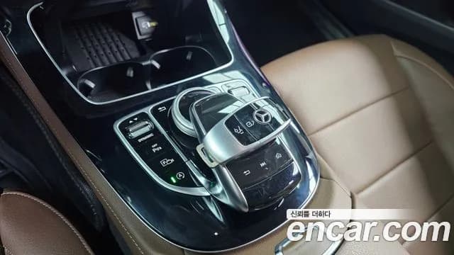 2019 Mercedes-Benz E-Class W213 E300 4MATIC Avnatgarde Sold VIN WDDZF4KBXKA539966 – trunk area 2019 Mercedes-Benz E-Class W213 E300 4MATIC Avnatgarde Sold VIN WDDZF4KBXKA539966 – trunk area
