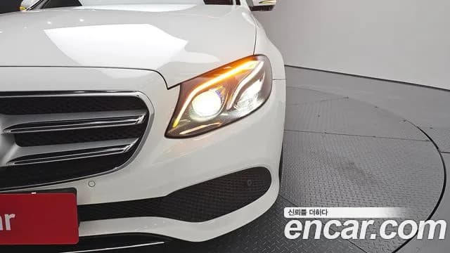 2019 Mercedes-Benz E-Class W213 E300 4MATIC Avnatgarde Sold VIN WDDZF4KBXKA552023 – trunk area 2019 Mercedes-Benz E-Class W213 E300 4MATIC Avnatgarde Sold VIN WDDZF4KBXKA552023 – trunk area