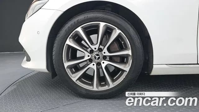 2019 Mercedes-Benz E-Class W213 E300 4MATIC Avnatgarde Sold VIN WDDZF4KBXKA552023 – photo 28 2019 Mercedes-Benz E-Class W213 E300 4MATIC Avnatgarde Sold VIN WDDZF4KBXKA552023 – photo 28