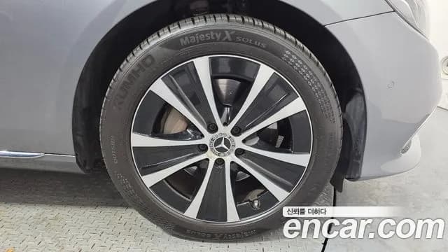 2019 Mercedes-Benz E-Class W213 E300e Exclusive Sold VIN WDDZF5DBXKA680636 – front exterior 2019 Mercedes-Benz E-Class W213 E300e Exclusive Sold VIN WDDZF5DBXKA680636 – front exterior