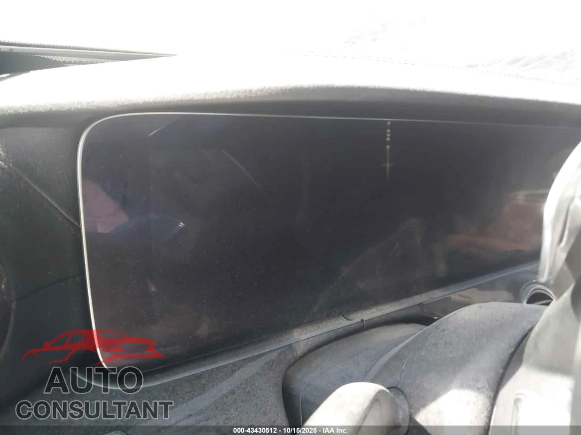 2018 MERCEDES-BENZ AMG E 43 Damaged VIN WDDZF6EB9JA362056 – exterior detail 2018 MERCEDES-BENZ AMG E 43 Damaged VIN WDDZF6EB9JA362056 – exterior detail