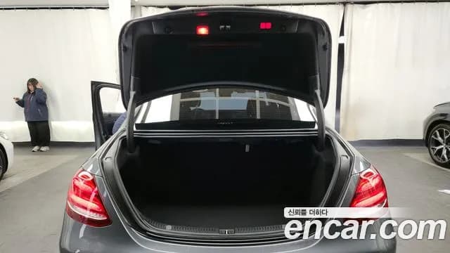 2018 Mercedes-Benz E-Class W213 E400 4MATIC Exclusive Sold VIN WDDZF6GB1JA392391 – rear exterior 2018 Mercedes-Benz E-Class W213 E400 4MATIC Exclusive Sold VIN WDDZF6GB1JA392391 – rear exterior
