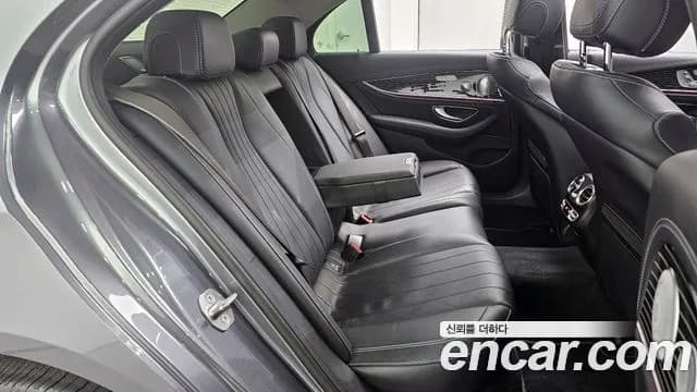 2017 Mercedes-Benz E-Class W213 E400 4MATIC Exclusive Sold VIN WDDZF6GB2HA214726 – exterior detail 2017 Mercedes-Benz E-Class W213 E400 4MATIC Exclusive Sold VIN WDDZF6GB2HA214726 – exterior detail