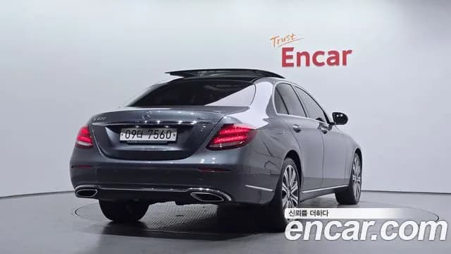 2017 Mercedes-Benz E-Class W213 E400 4MATIC Exclusive Sold VIN WDDZF6GB2HA214726 – trunk area 2017 Mercedes-Benz E-Class W213 E400 4MATIC Exclusive Sold VIN WDDZF6GB2HA214726 – trunk area