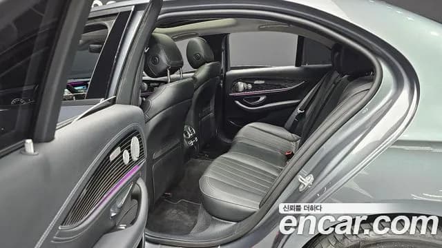 2017 Mercedes-Benz E-Class W213 E400 4MATIC Exclusive Sold VIN WDDZF6GB6HA220237 – exterior detail 2017 Mercedes-Benz E-Class W213 E400 4MATIC Exclusive Sold VIN WDDZF6GB6HA220237 – exterior detail