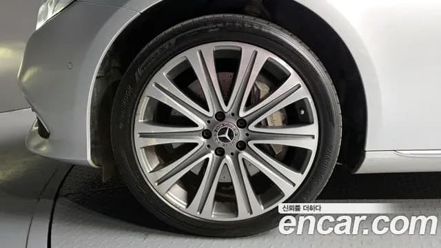 2017 Mercedes-Benz E-Class W213 E400 4MATIC Exclusive Sold VIN WDDZF6GB7HA266255 – undercarriage 2017 Mercedes-Benz E-Class W213 E400 4MATIC Exclusive Sold VIN WDDZF6GB7HA266255 – undercarriage