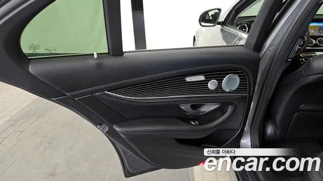 2019 Mercedes-Benz E-Class W213 E450 4MATIC Exclusive Sold VIN WDDZF6JB9KA534657 – exterior detail 2019 Mercedes-Benz E-Class W213 E450 4MATIC Exclusive Sold VIN WDDZF6JB9KA534657 – exterior detail
