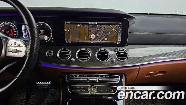 2019 Mercedes-Benz E-Class W213 E350 4MATIC AMG Line Sold VIN WDDZF8GB2KA588045 – exterior detail 2019 Mercedes-Benz E-Class W213 E350 4MATIC AMG Line Sold VIN WDDZF8GB2KA588045 – exterior detail