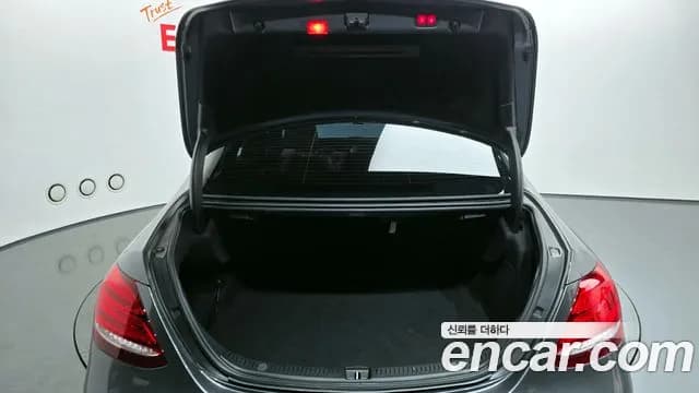 2019 Mercedes-Benz E-Class W213 E350 4MATIC AMG Line Sold VIN WDDZF8GB8KA693009 – odometer reading 2019 Mercedes-Benz E-Class W213 E350 4MATIC AMG Line Sold VIN WDDZF8GB8KA693009 – odometer reading