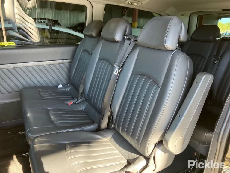 2013 Mercedes-Benz Viano Used VIN WDF63981323842129 – front exterior 2013 Mercedes-Benz Viano Used VIN WDF63981323842129 – front exterior