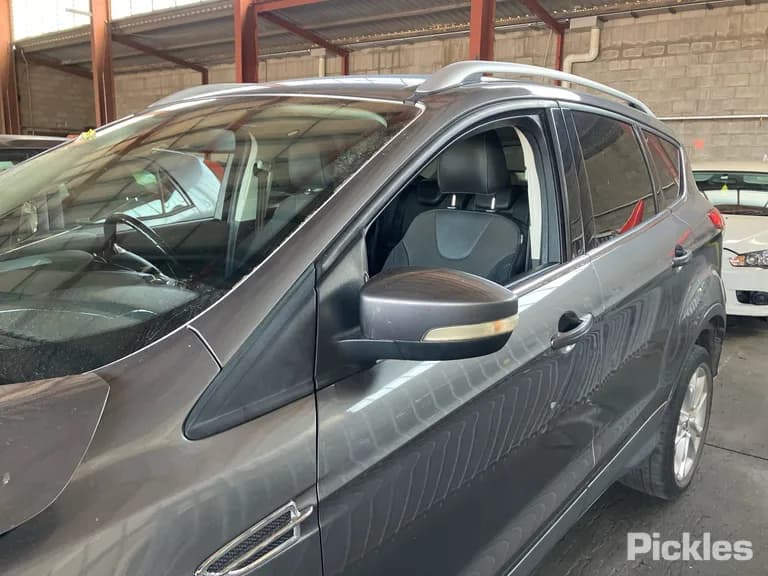 2013 Ford Kuga - VIN WF0AXXWPMADR83063 2013 Ford Kuga VIN WF0AXXWPMADR83063