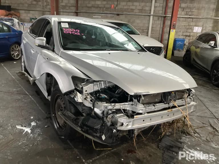 2014 Ford Mondeo Used VIN WF0EXXGBBEEJ57137 – engine bay 2014 Ford Mondeo Used VIN WF0EXXGBBEEJ57137 – engine bay