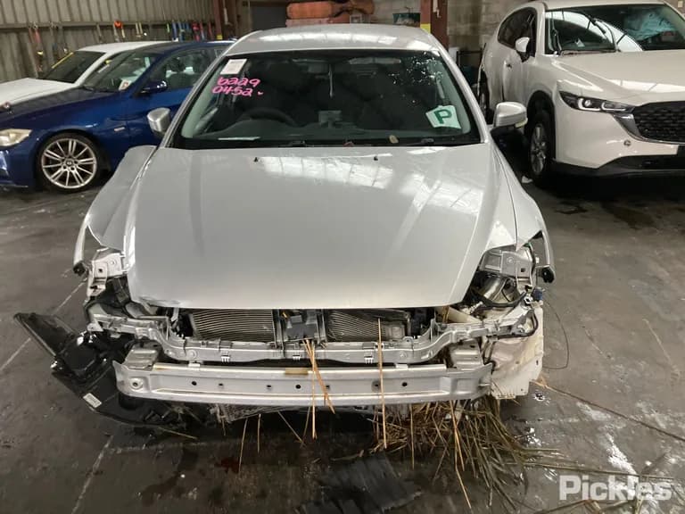 2014 Ford Mondeo Used VIN WF0EXXGBBEEJ57137 – exterior detail 2014 Ford Mondeo Used VIN WF0EXXGBBEEJ57137 – exterior detail