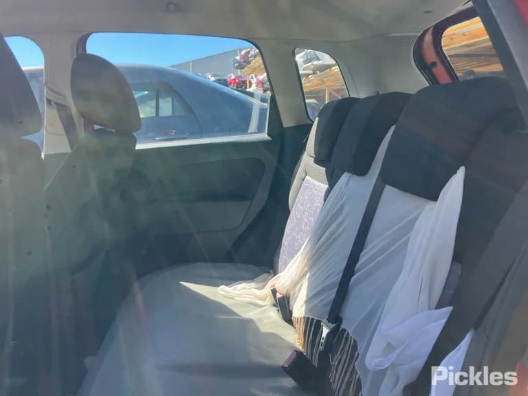 2007 Ford Fiesta Used VIN WF0HXXGAJH7E59524 – dashboard 2007 Ford Fiesta Used VIN WF0HXXGAJH7E59524 – dashboard